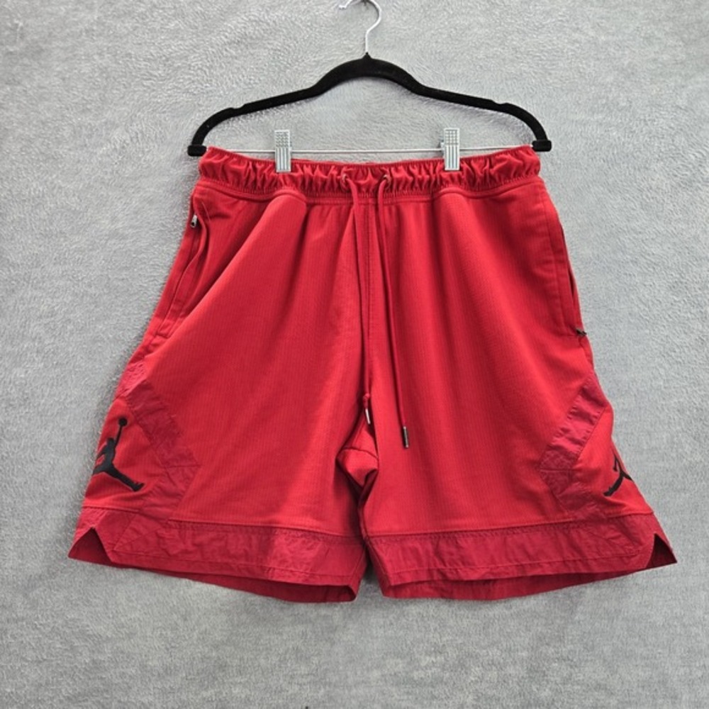 Jordan Men Activewear Shorts L Red Jumpman Logo Embroidery Zipper 7"‎
